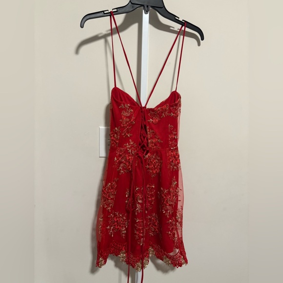 Lucy in the Sky Scarlet Ensemble - Picture 6 of 7